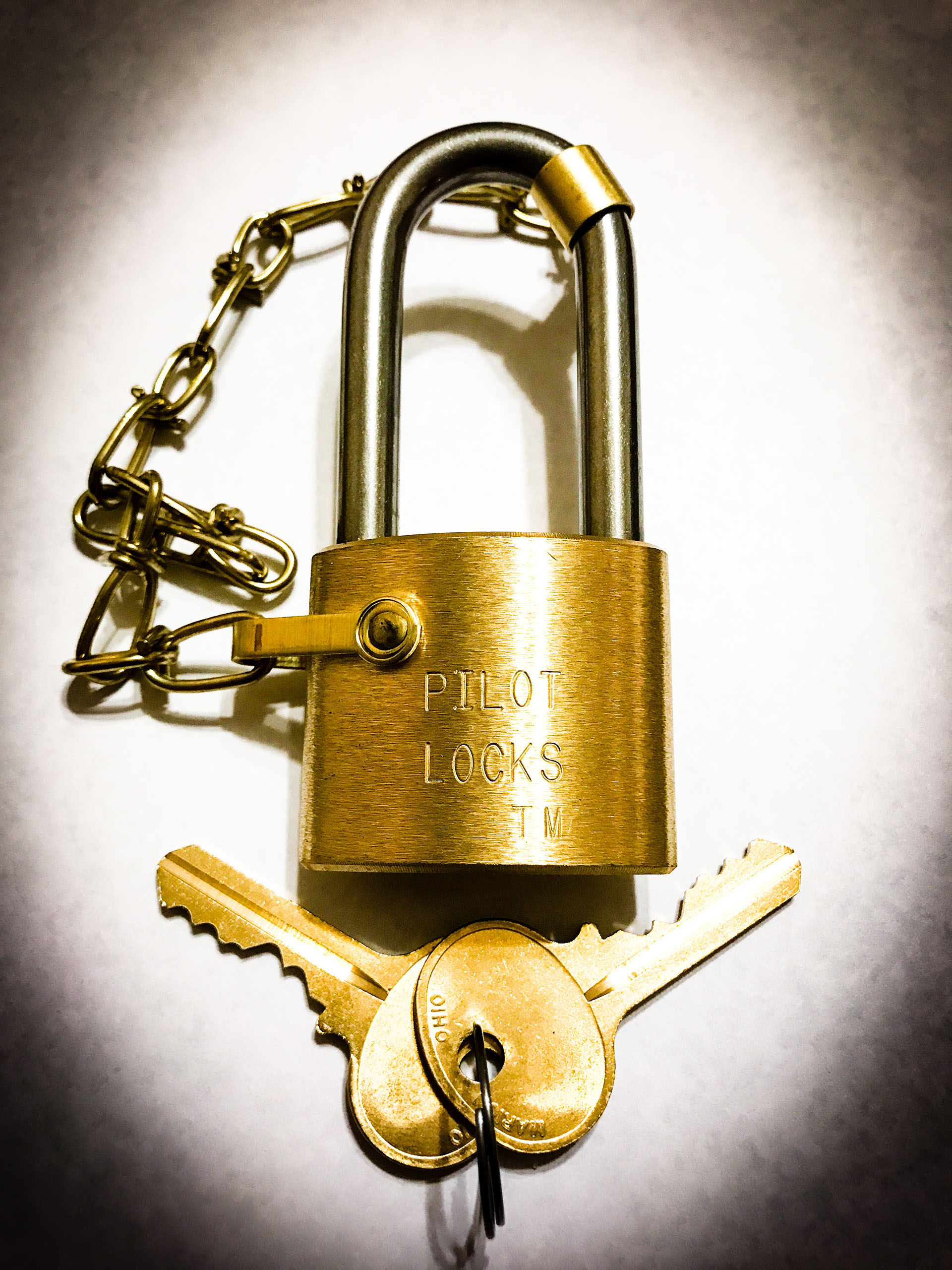 Emergency Bristol Locksmith Service. Lock outs. Upvc Door Closing and Locking Problems. Lock replacement,Break in repairs. 24/7 